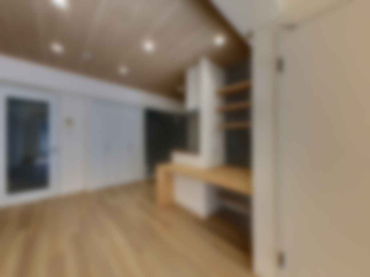 loading blurry tour image