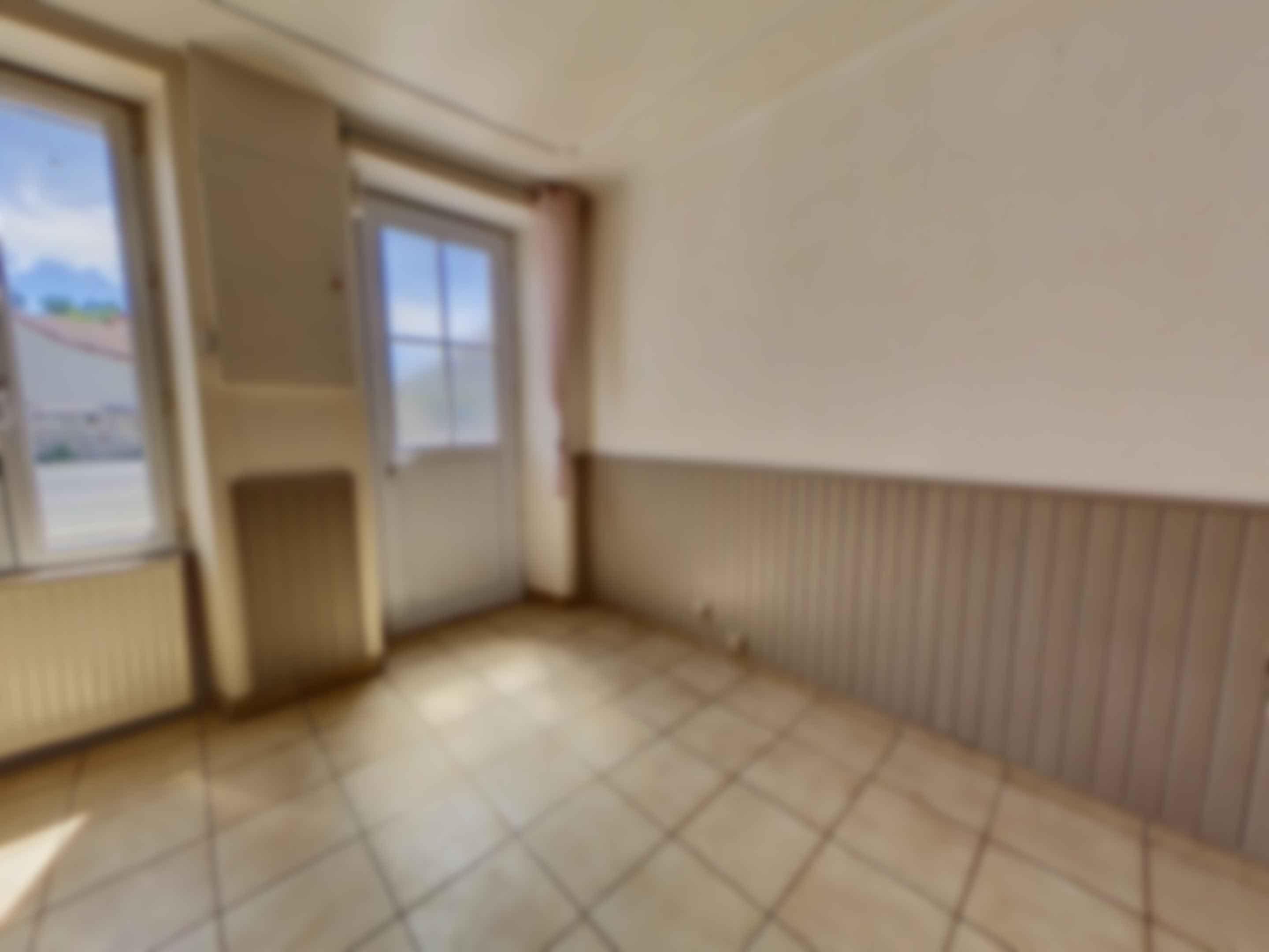 loading blurry tour image