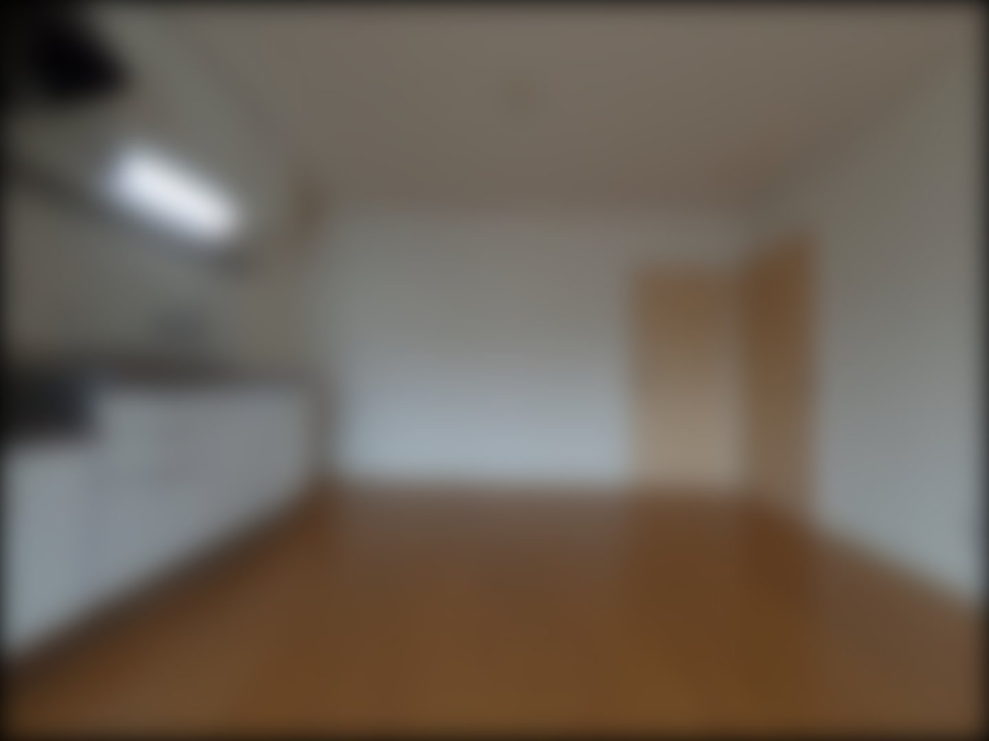 loading blurry tour image