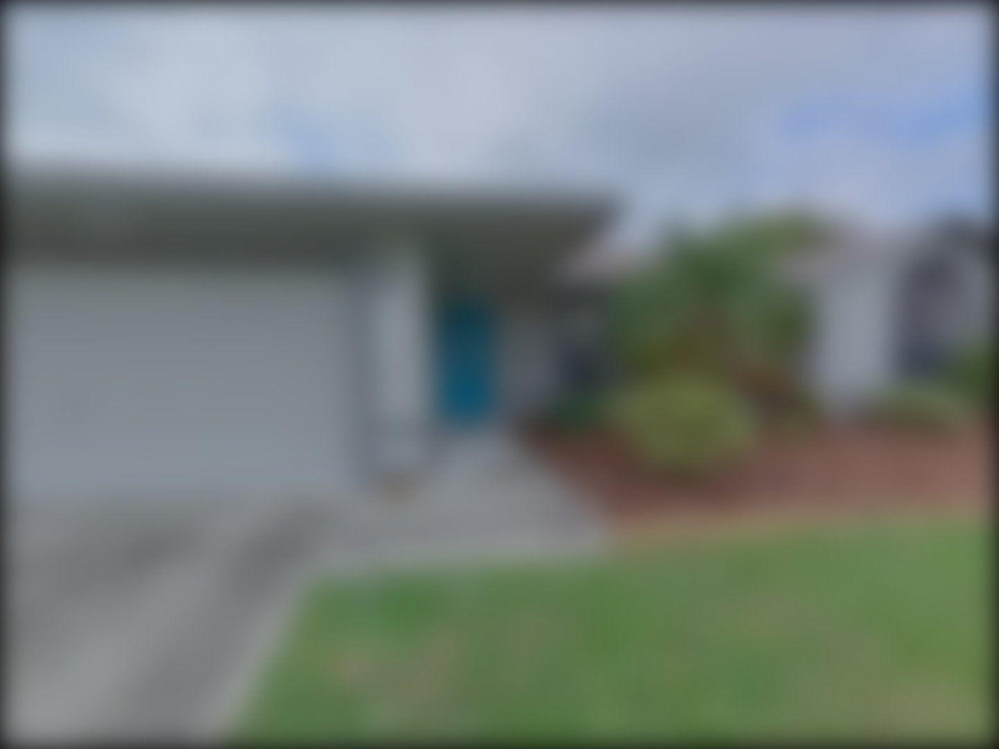 loading blurry tour image