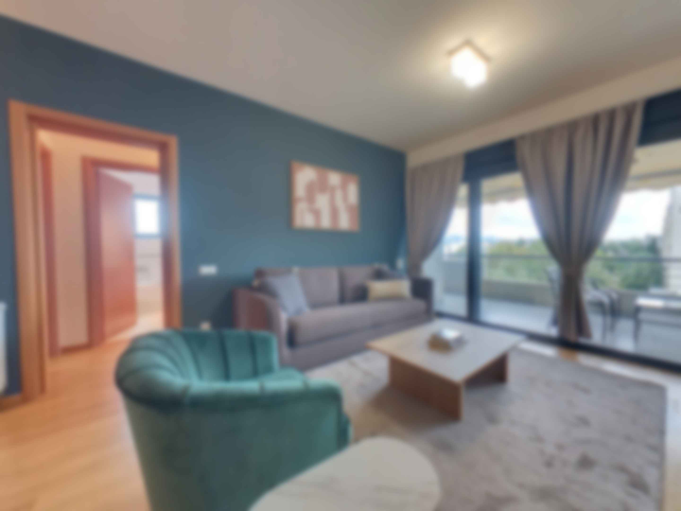 loading blurry tour image