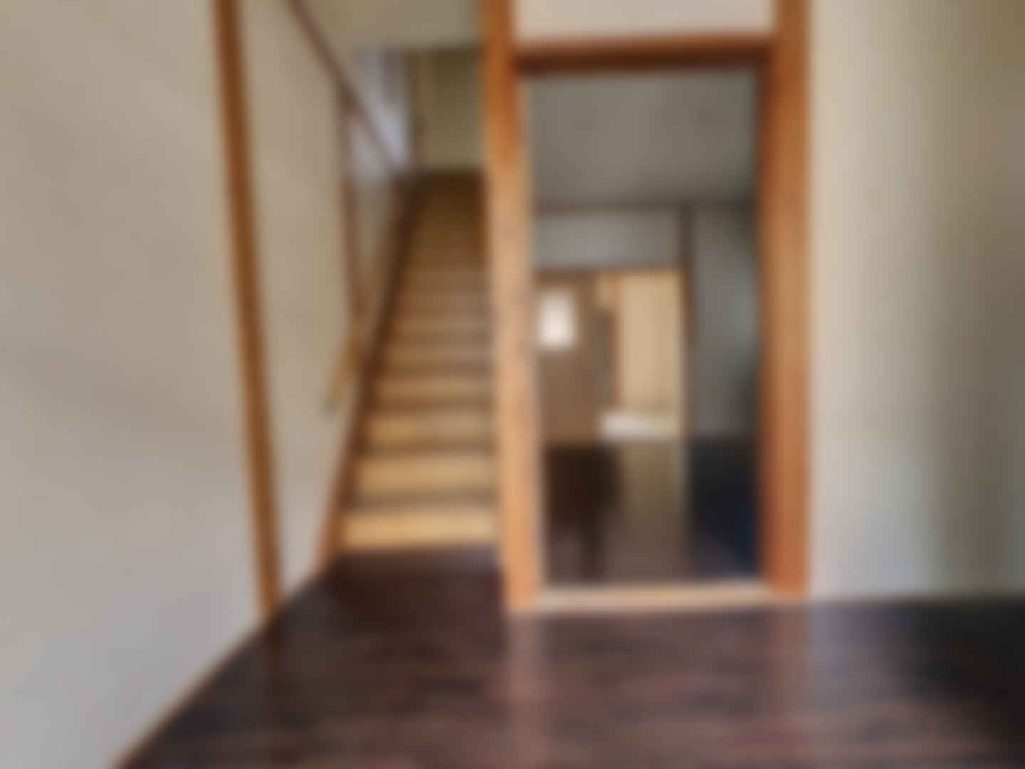 loading blurry tour image