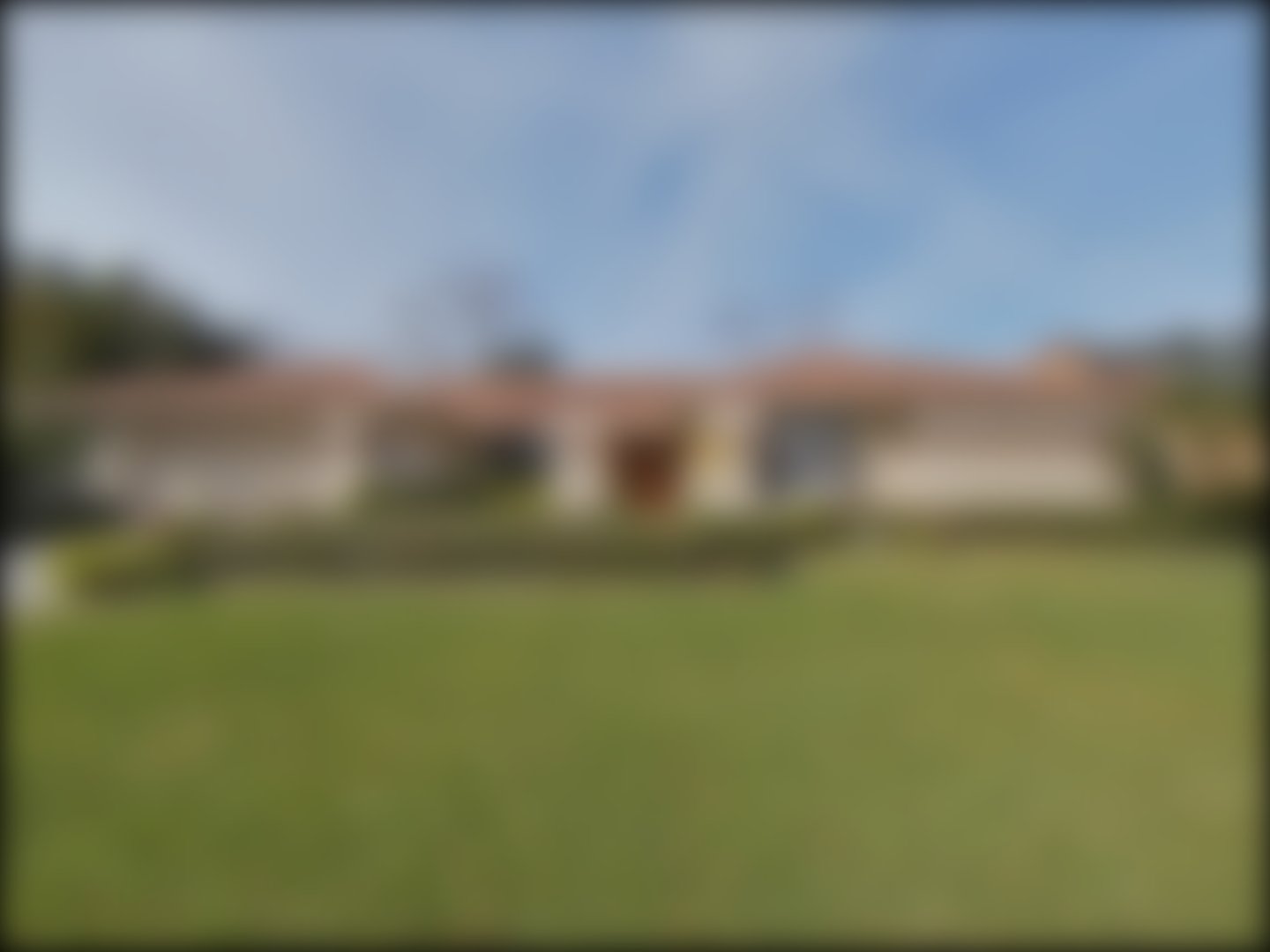 loading blurry tour image