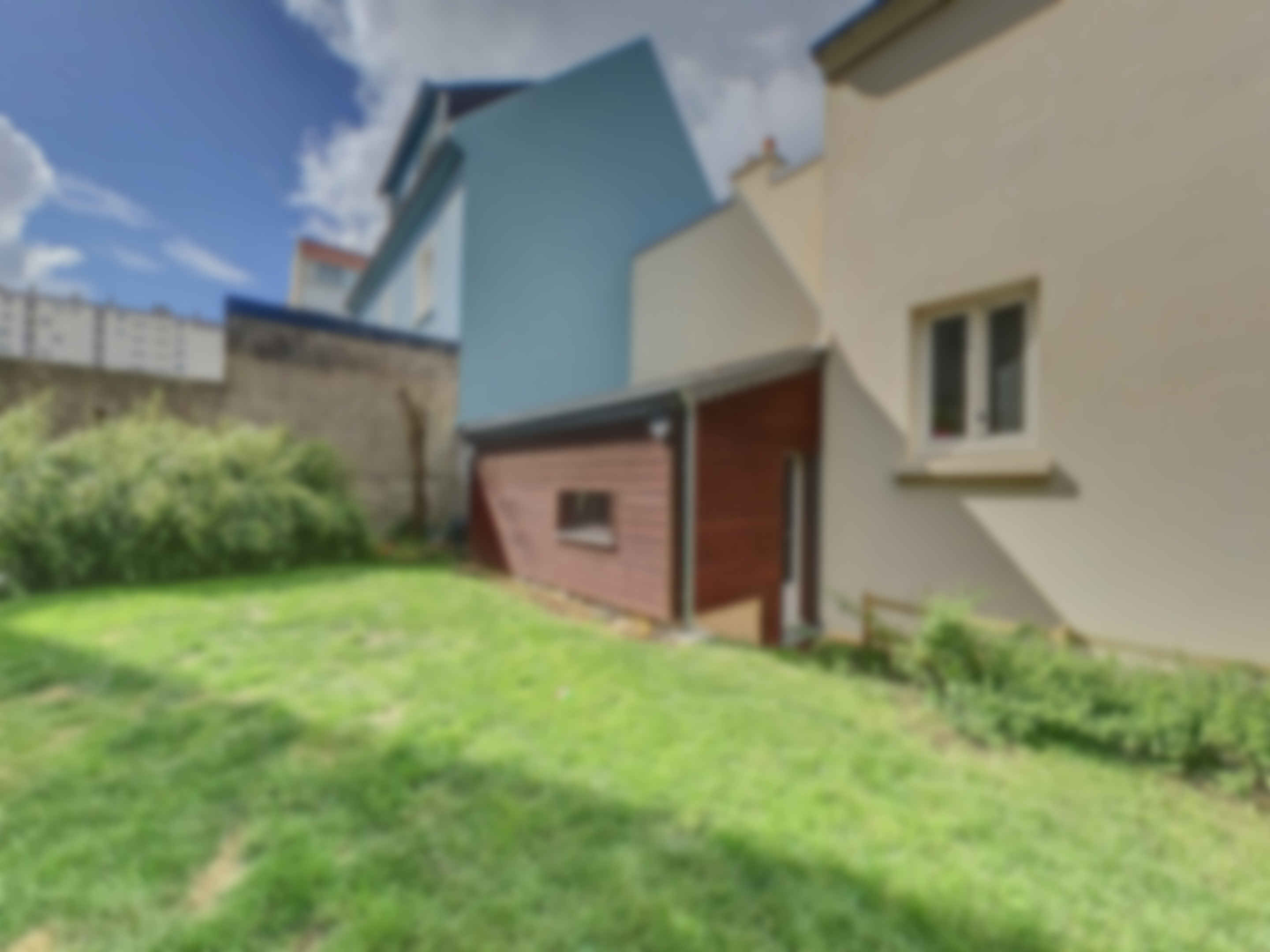 loading blurry tour image