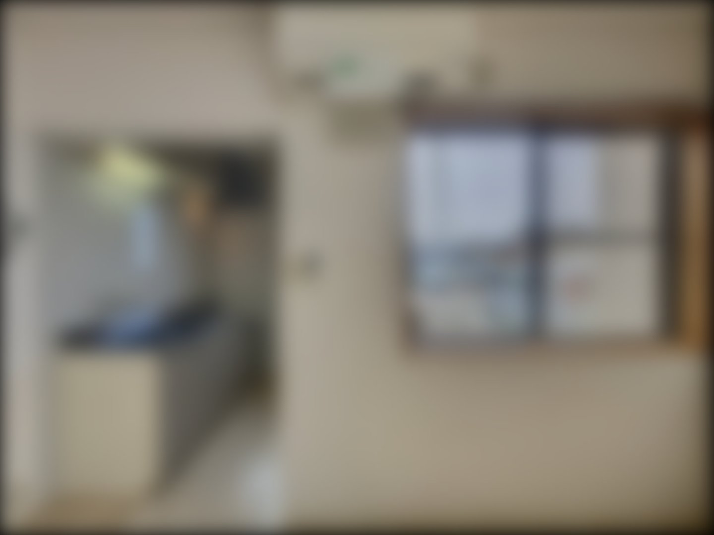 loading blurry tour image