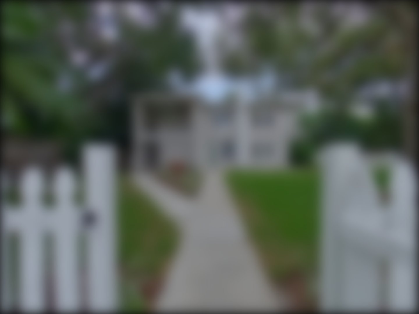 loading blurry tour image