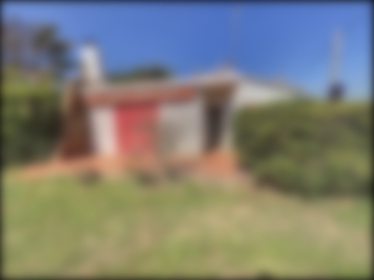 loading blurry tour image