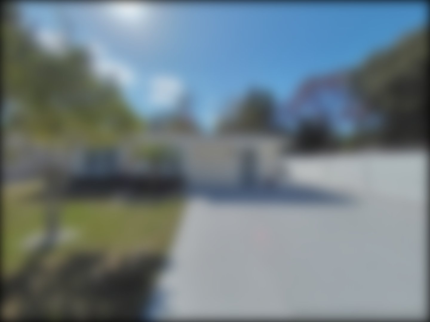 loading blurry tour image