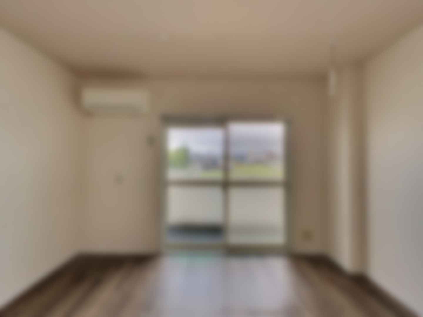 loading blurry tour image