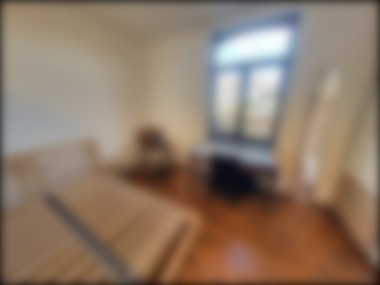 loading blurry tour image