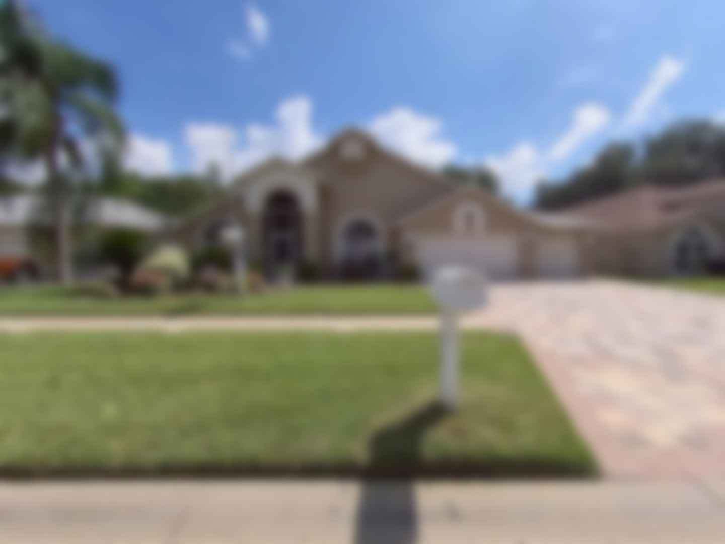 loading blurry tour image