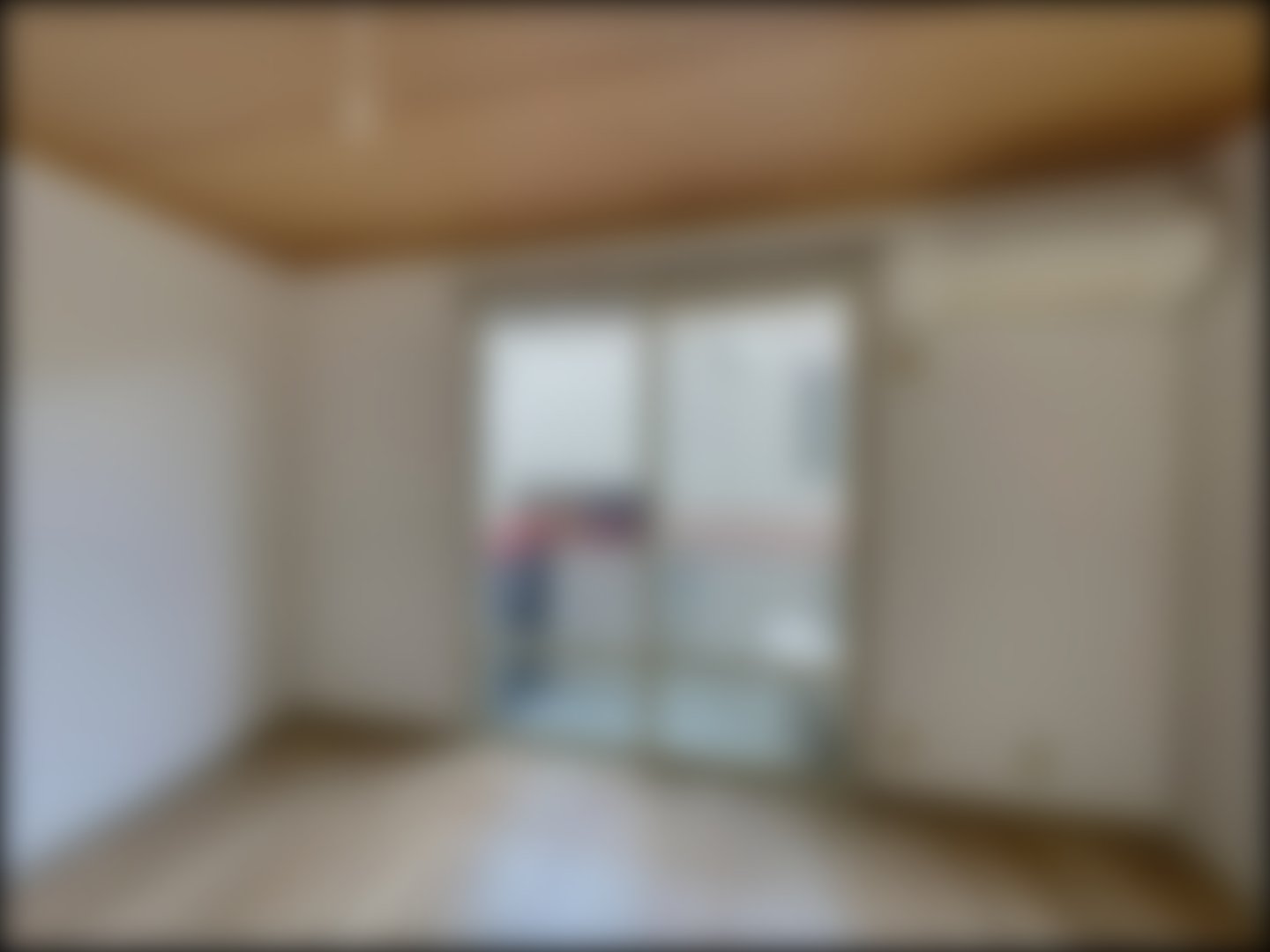 loading blurry tour image