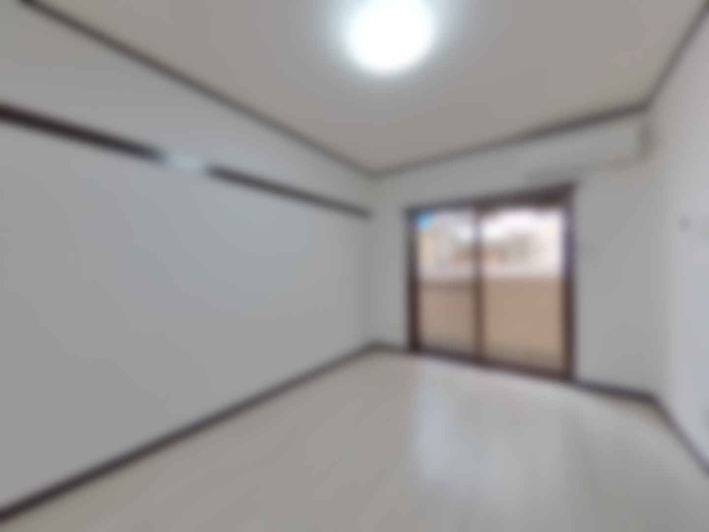 loading blurry tour image