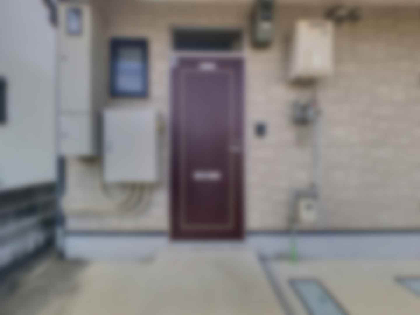 loading blurry tour image