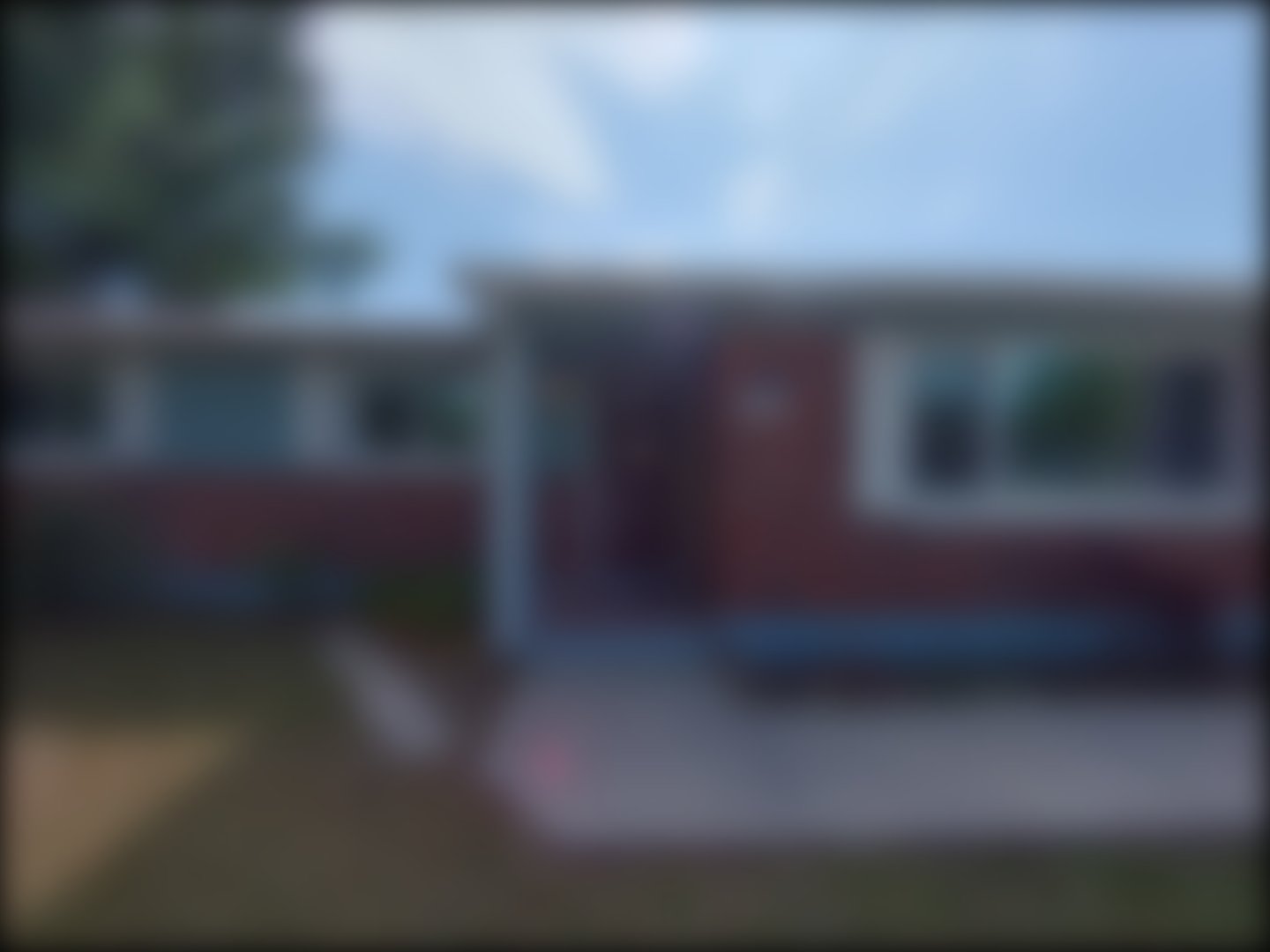 loading blurry tour image