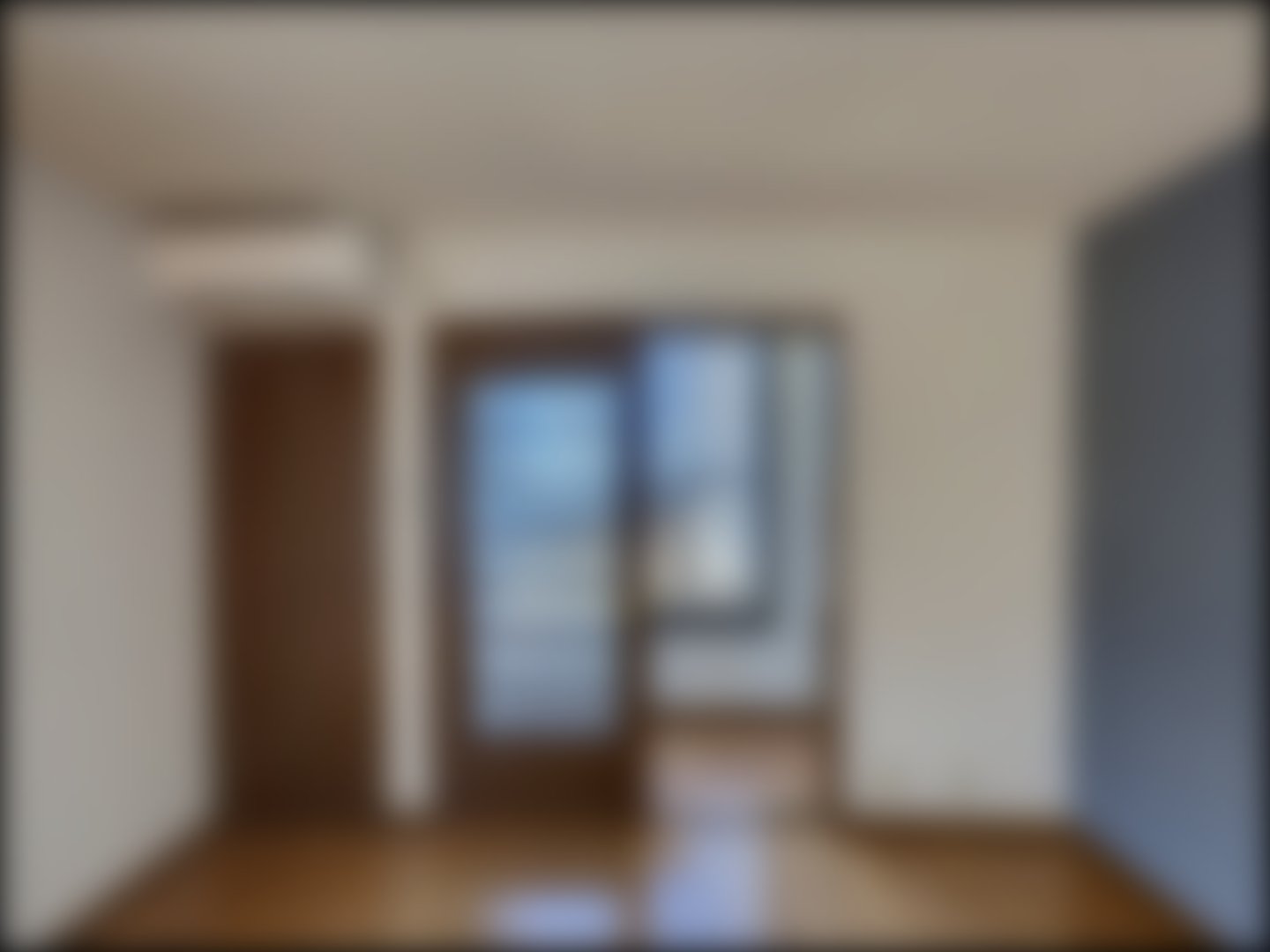 loading blurry tour image