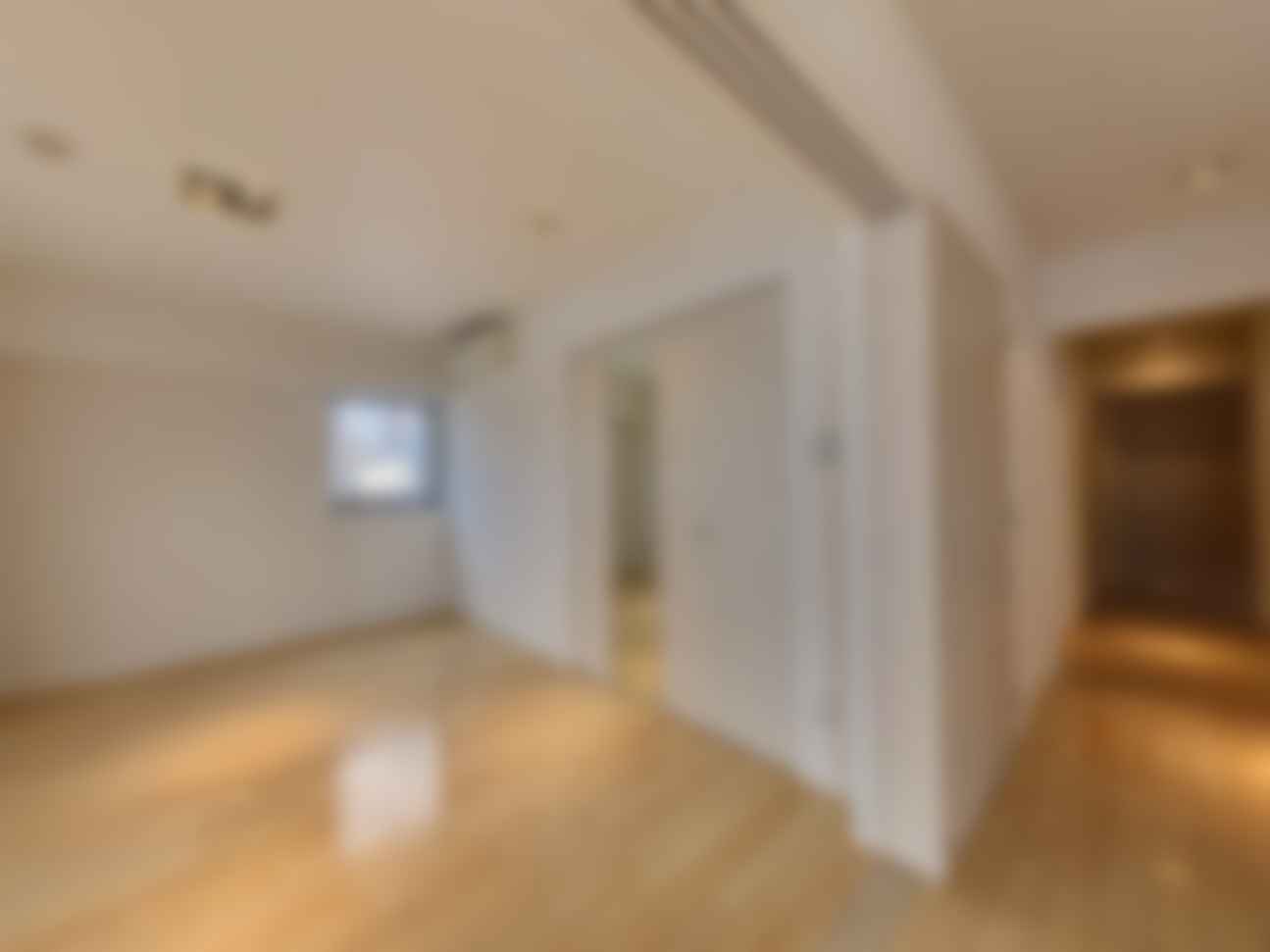 loading blurry tour image