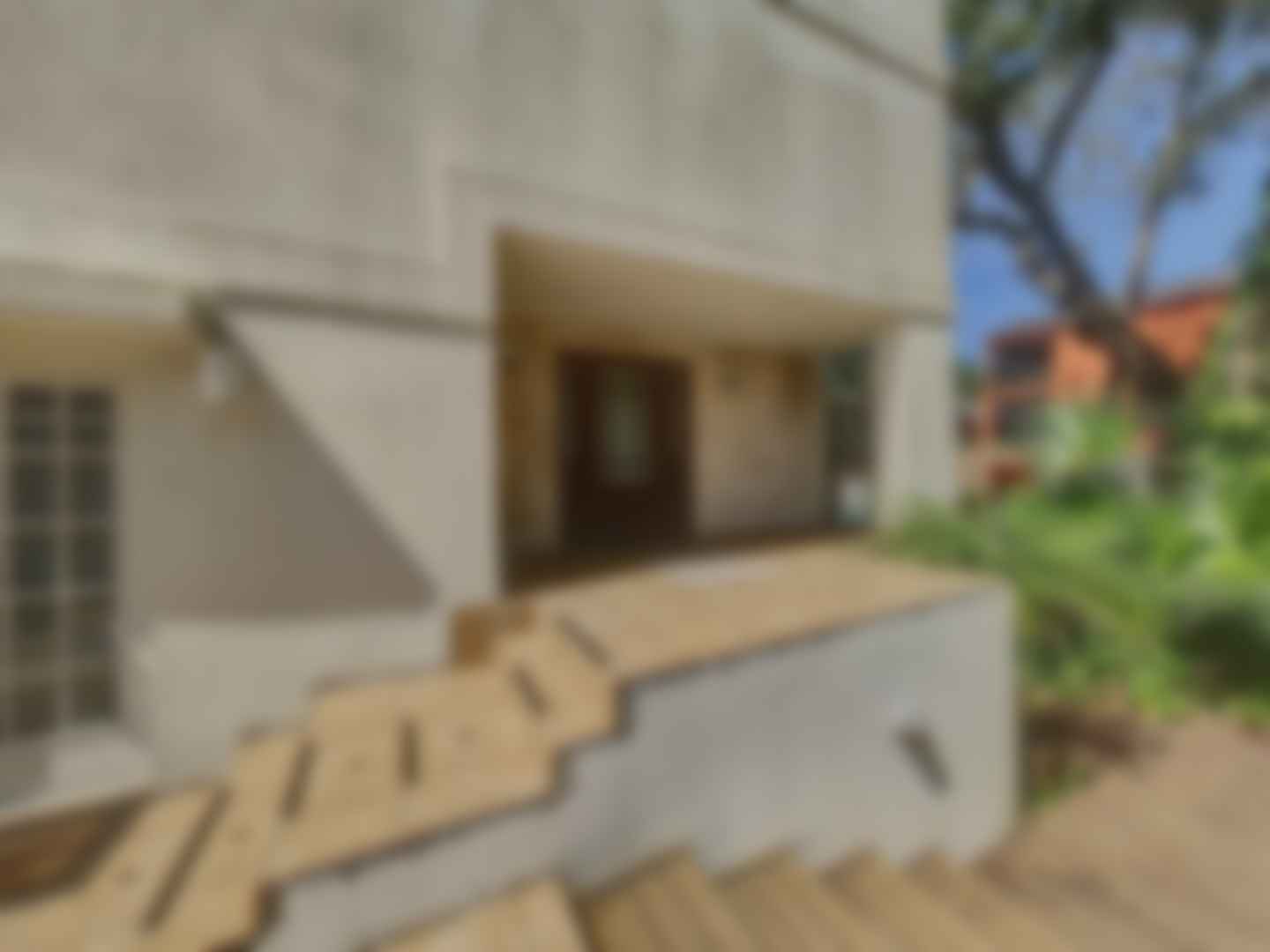 loading blurry tour image