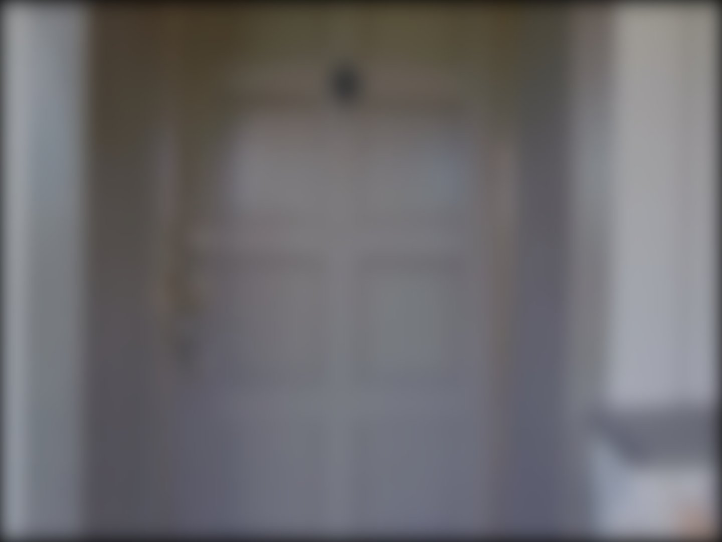 loading blurry tour image