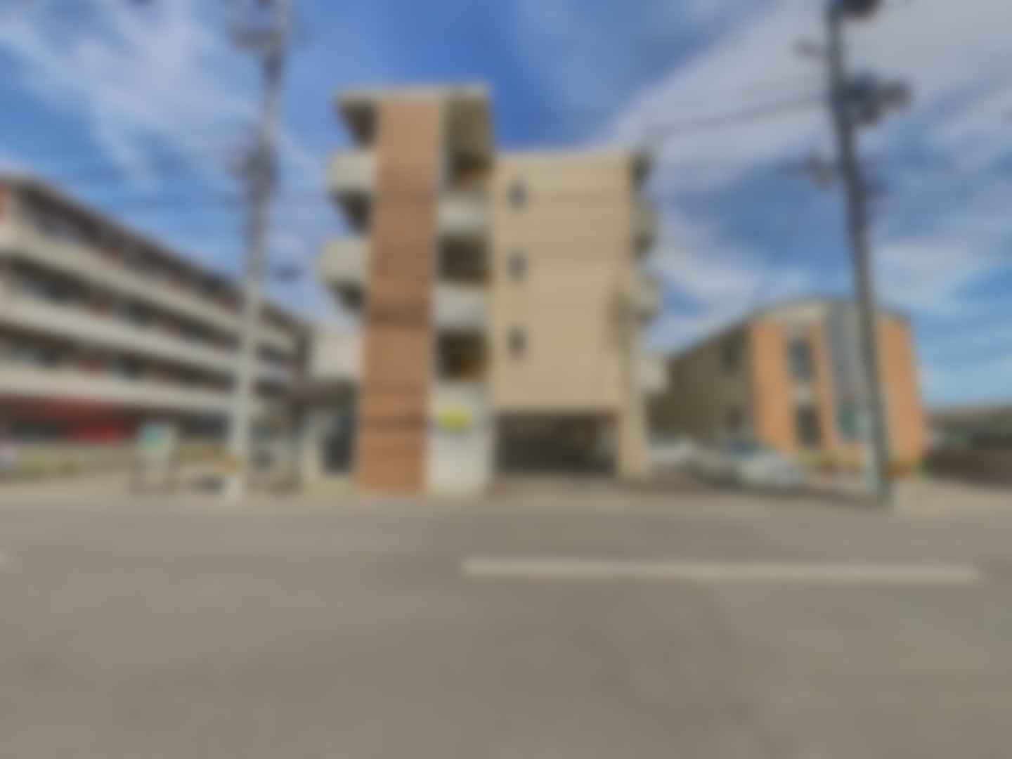 loading blurry tour image