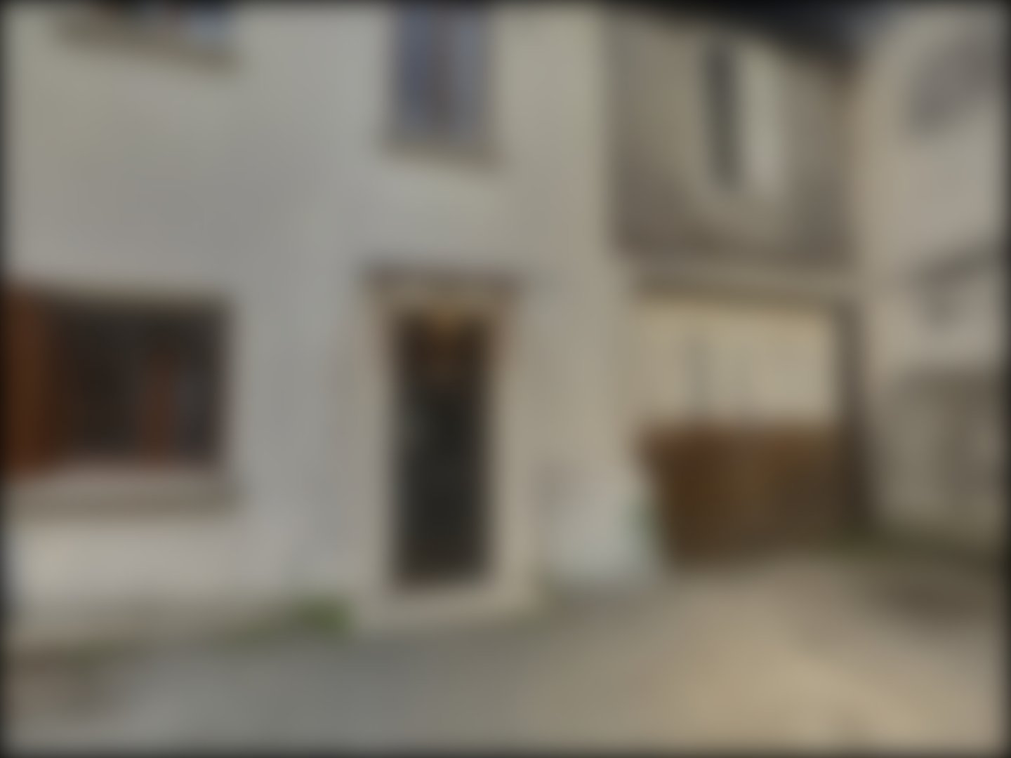 loading blurry tour image