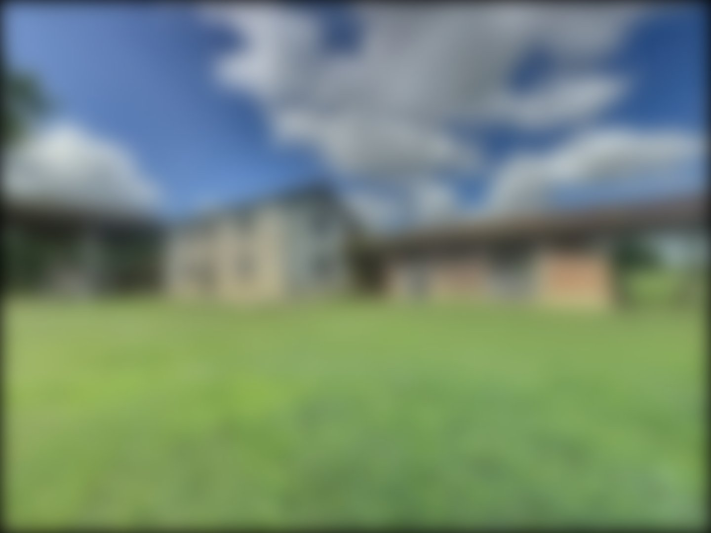 loading blurry tour image