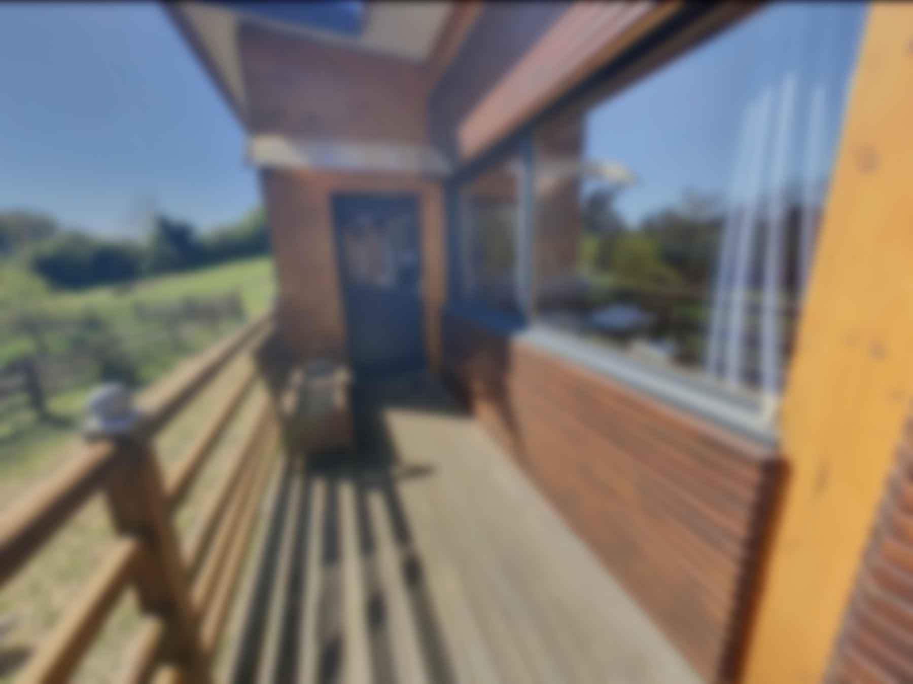 loading blurry tour image