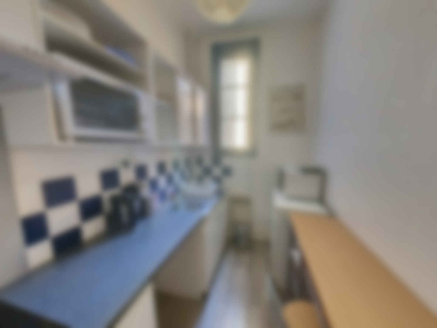 loading blurry tour image