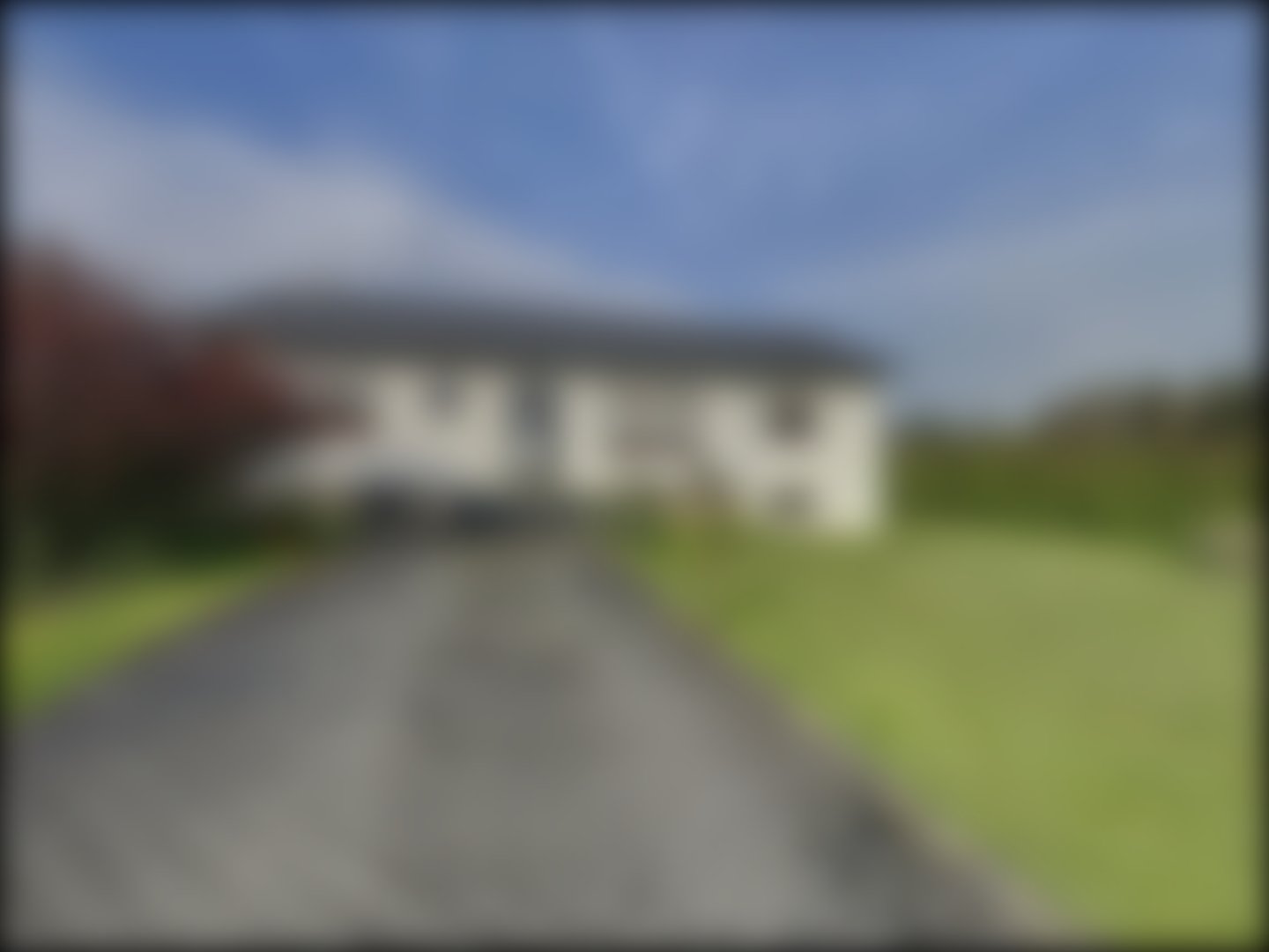 loading blurry tour image