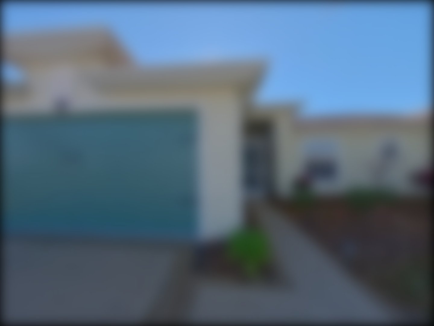 loading blurry tour image