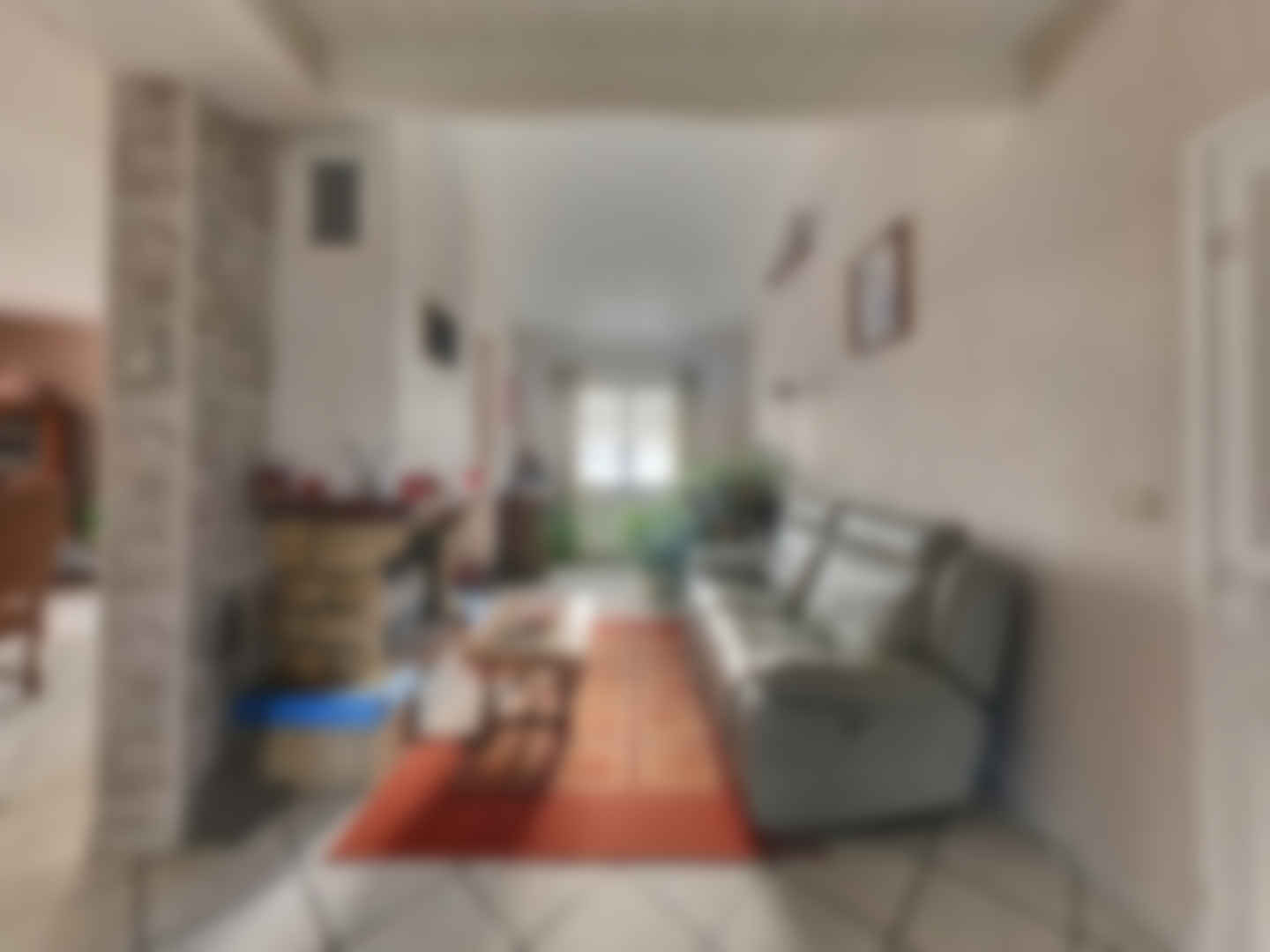 loading blurry tour image