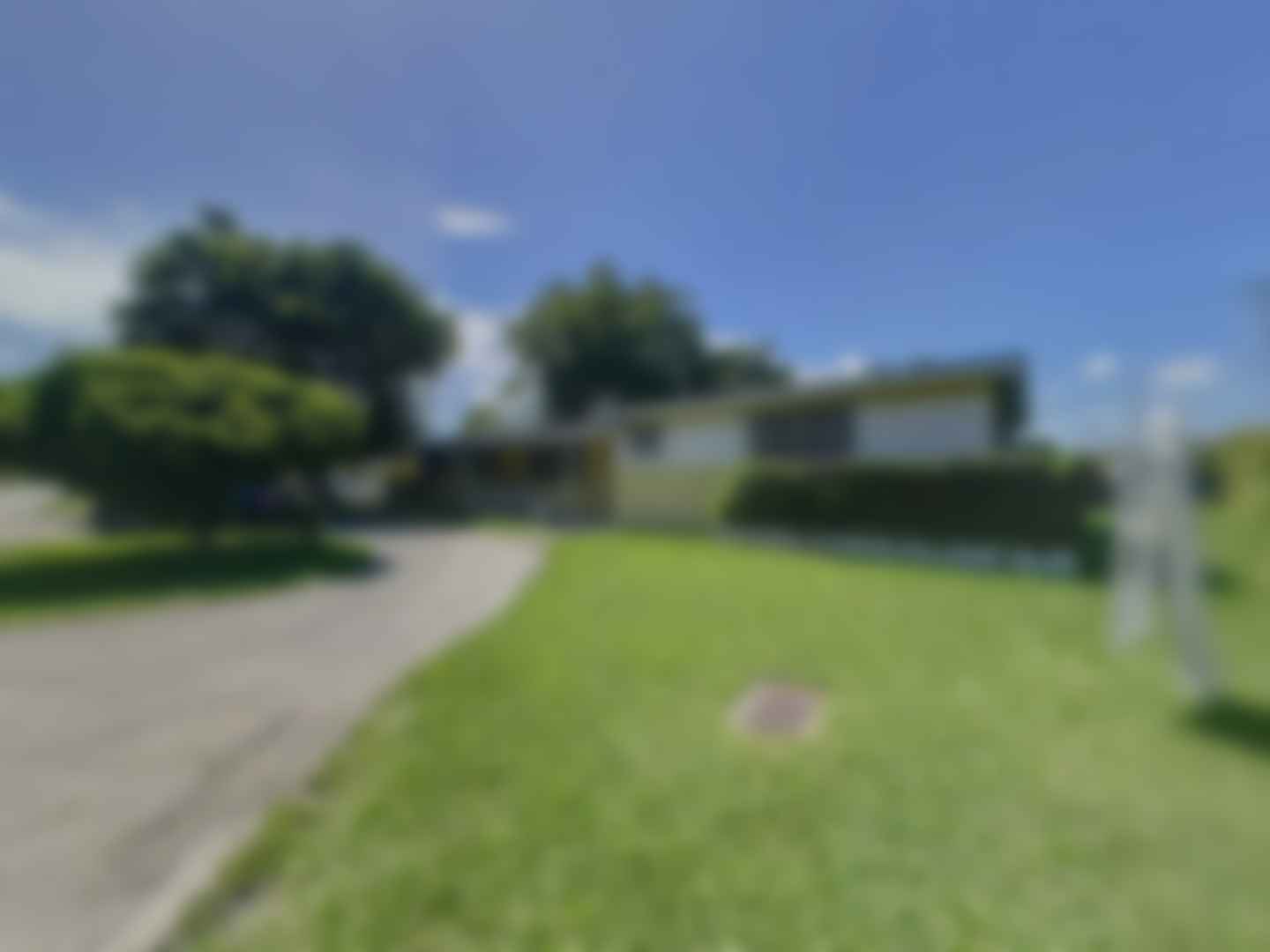 loading blurry tour image