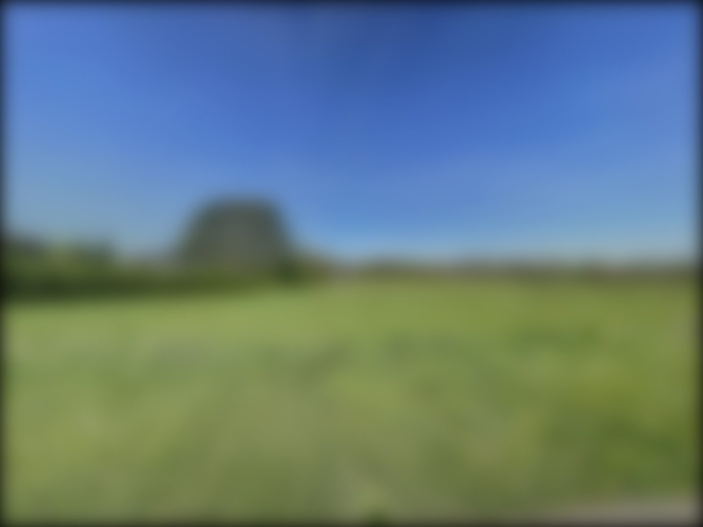 loading blurry tour image