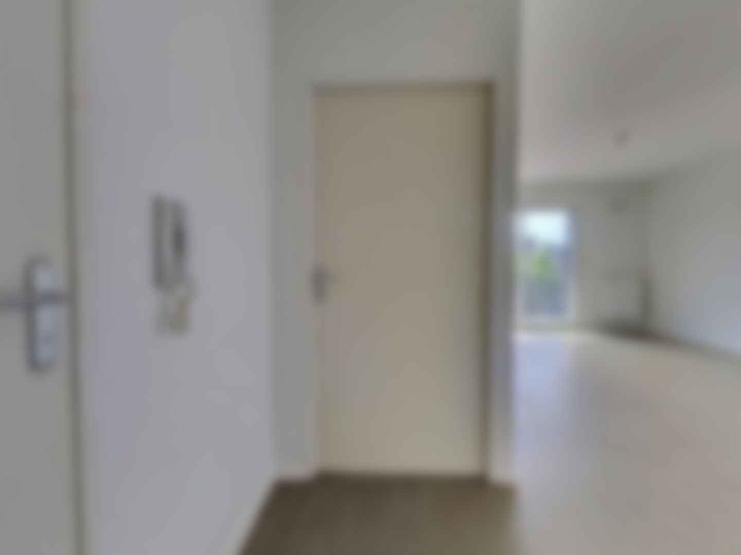 loading blurry tour image