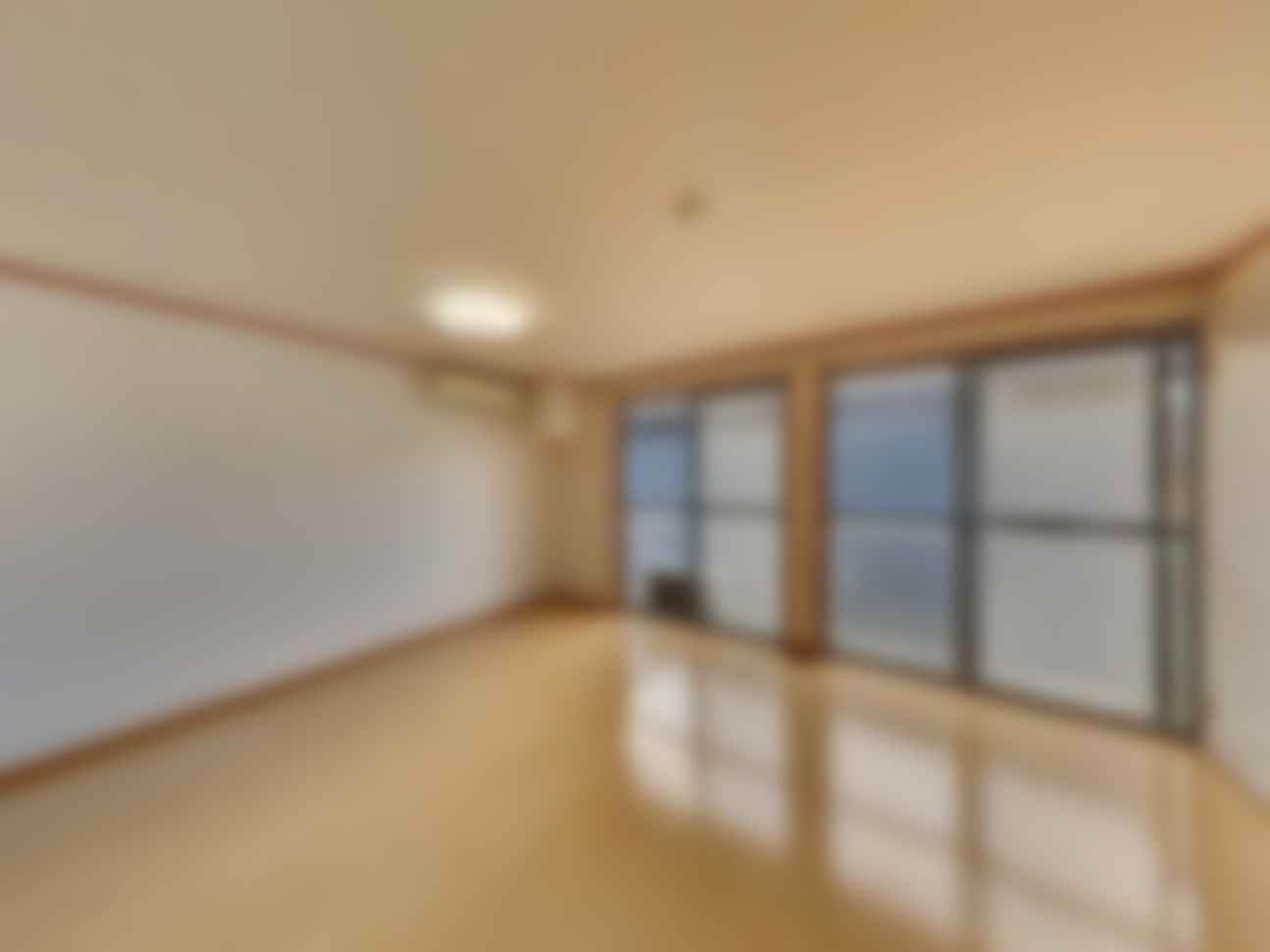 loading blurry tour image