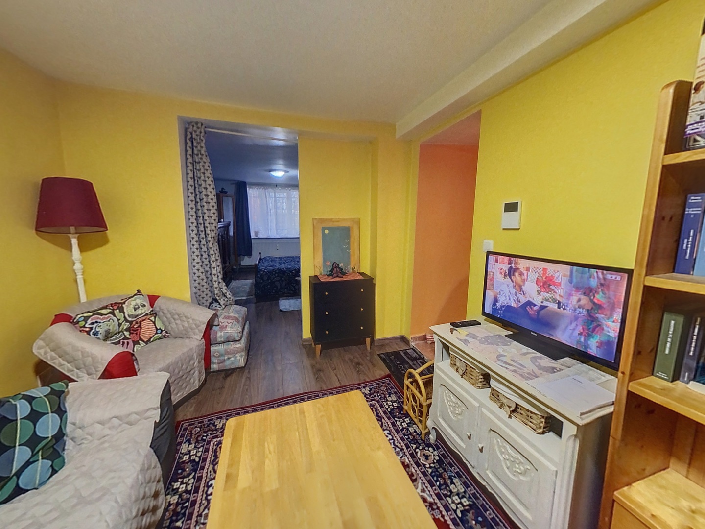 loading blurry tour image