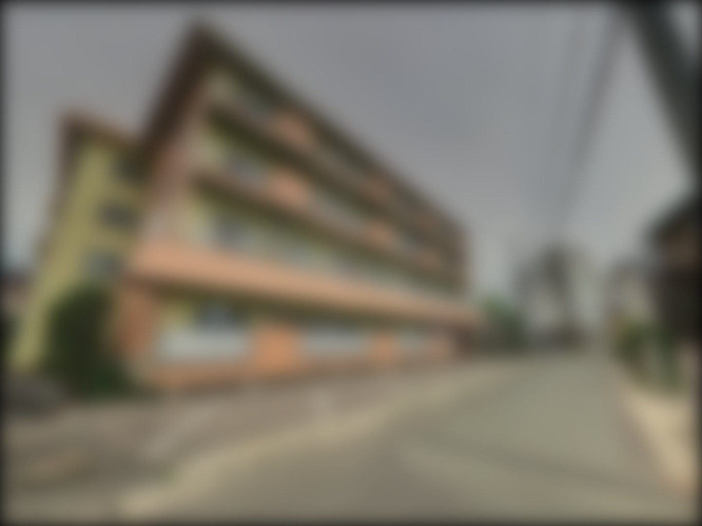 loading blurry tour image