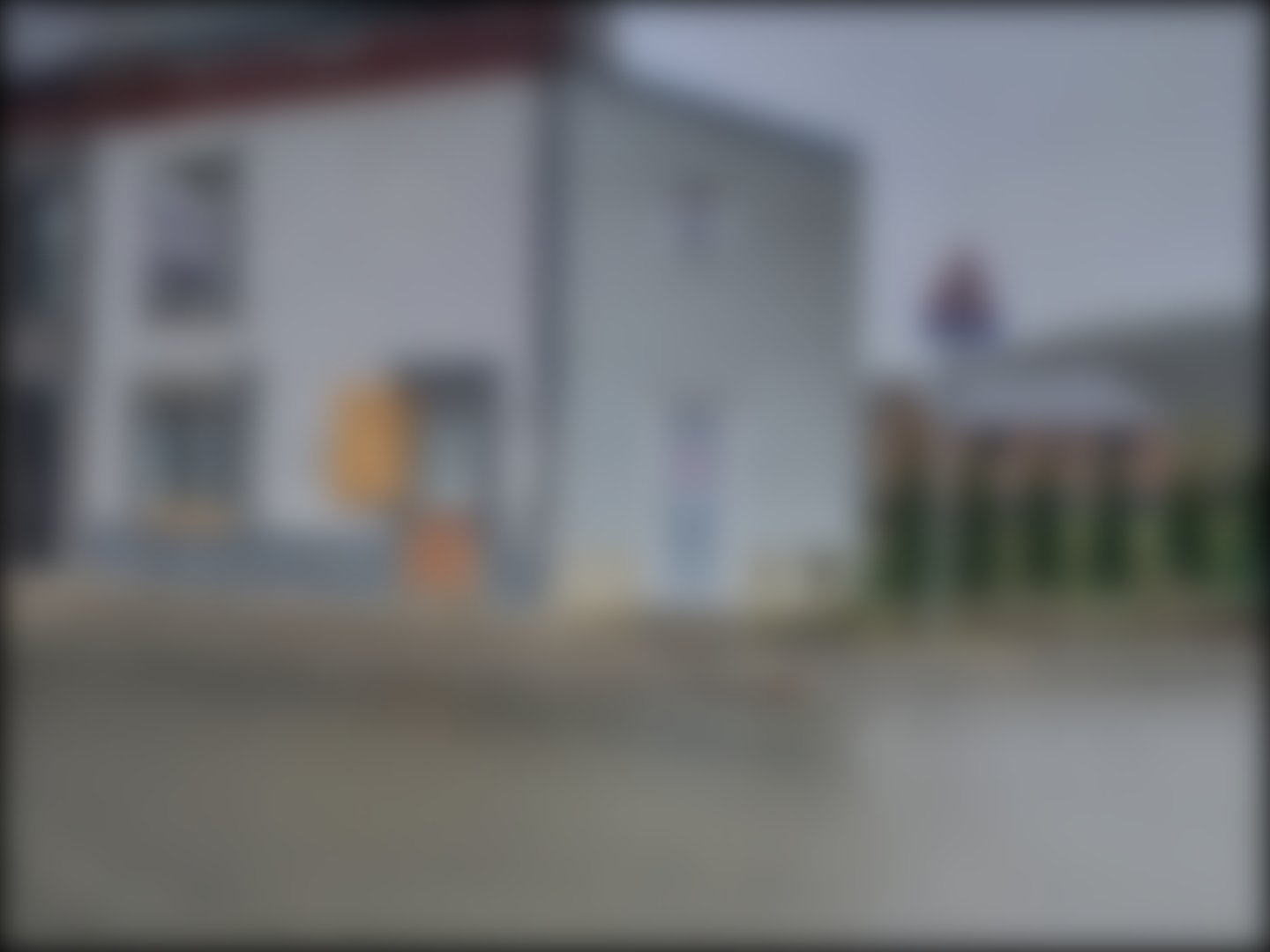 loading blurry tour image