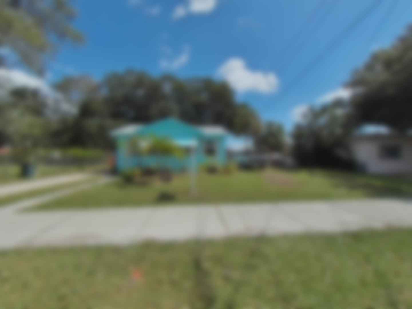 loading blurry tour image