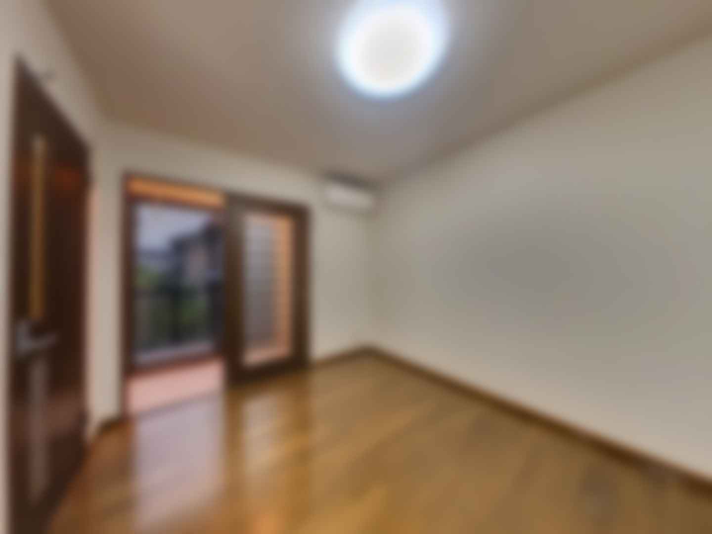 loading blurry tour image