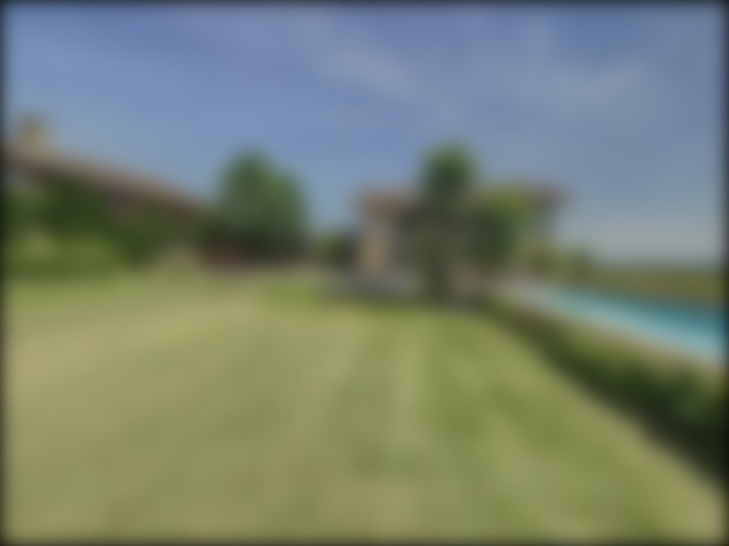 loading blurry tour image