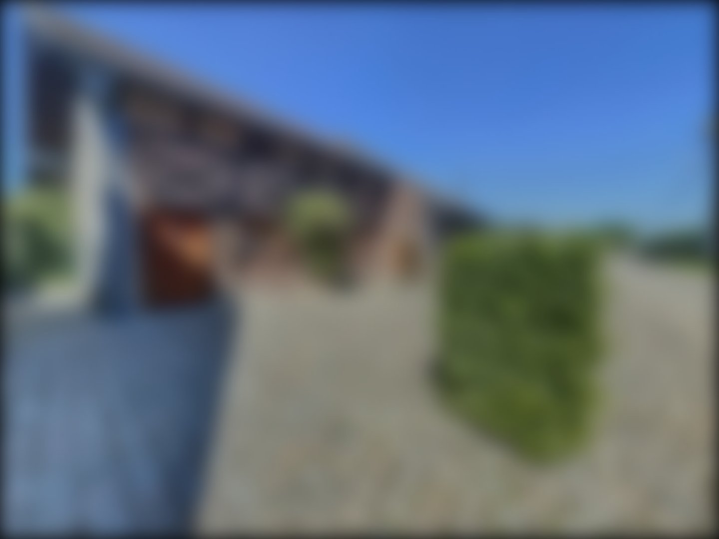 loading blurry tour image