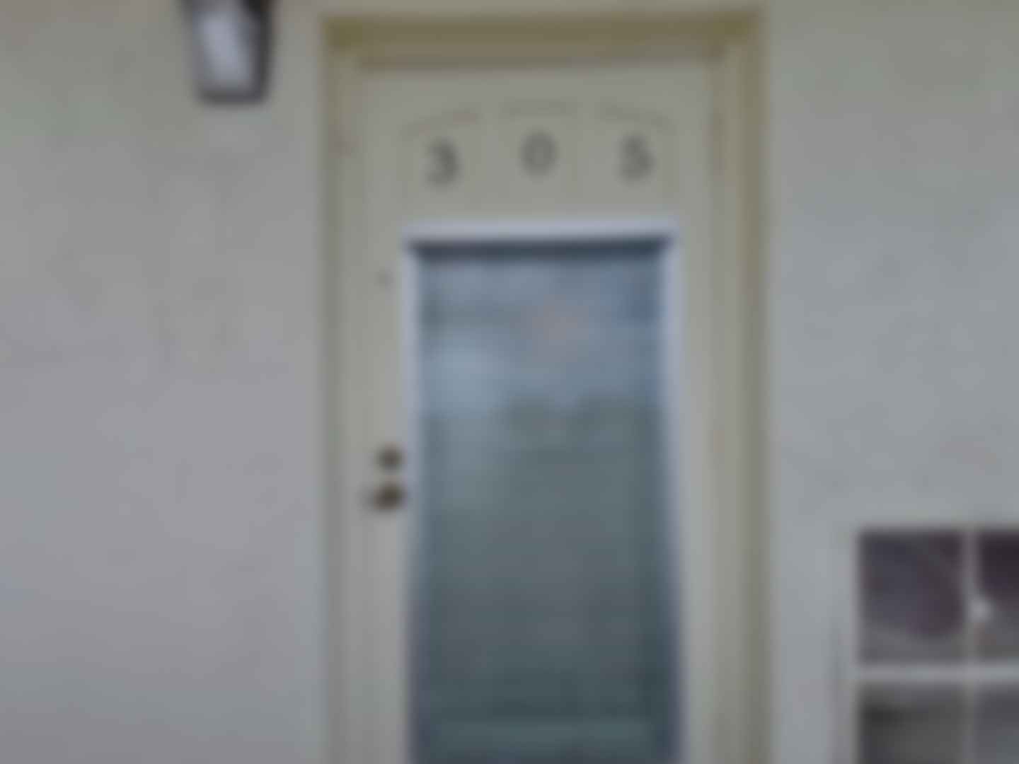 loading blurry tour image