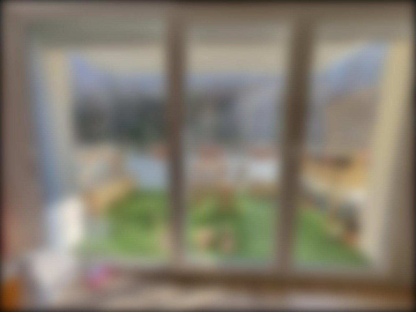 loading blurry tour image