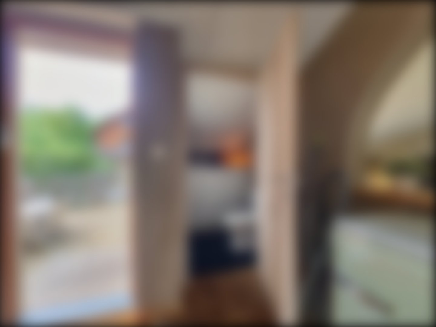 loading blurry tour image