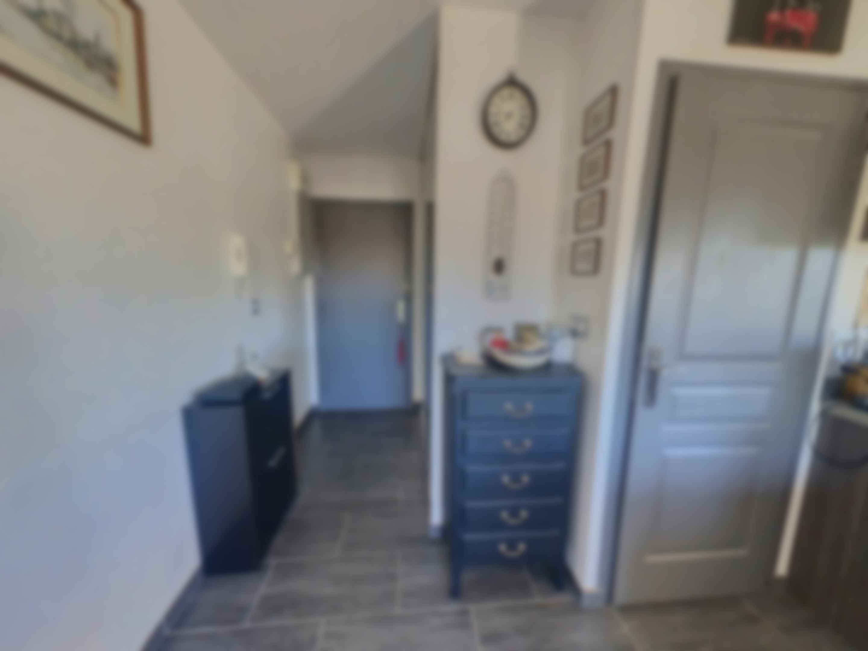 loading blurry tour image