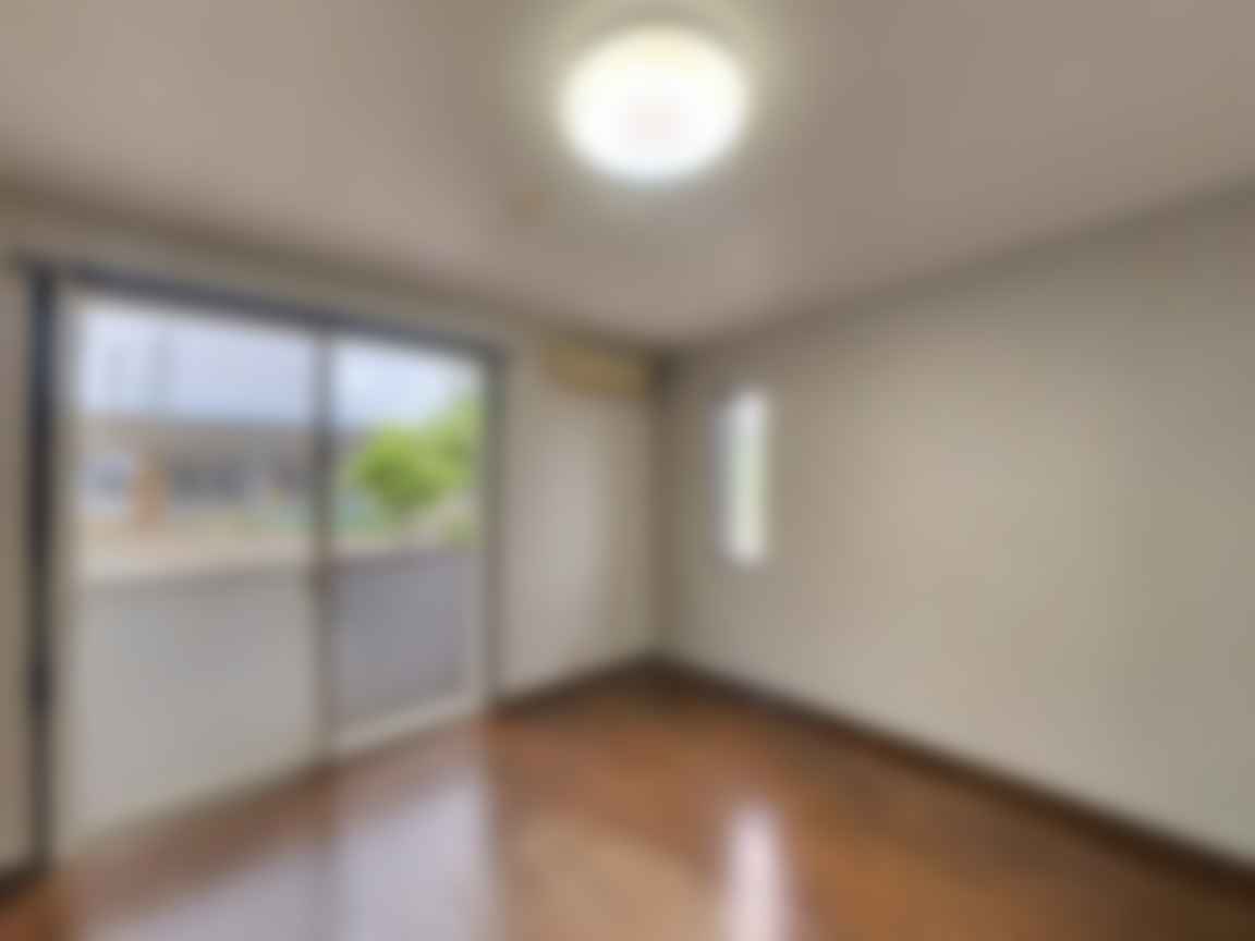 loading blurry tour image