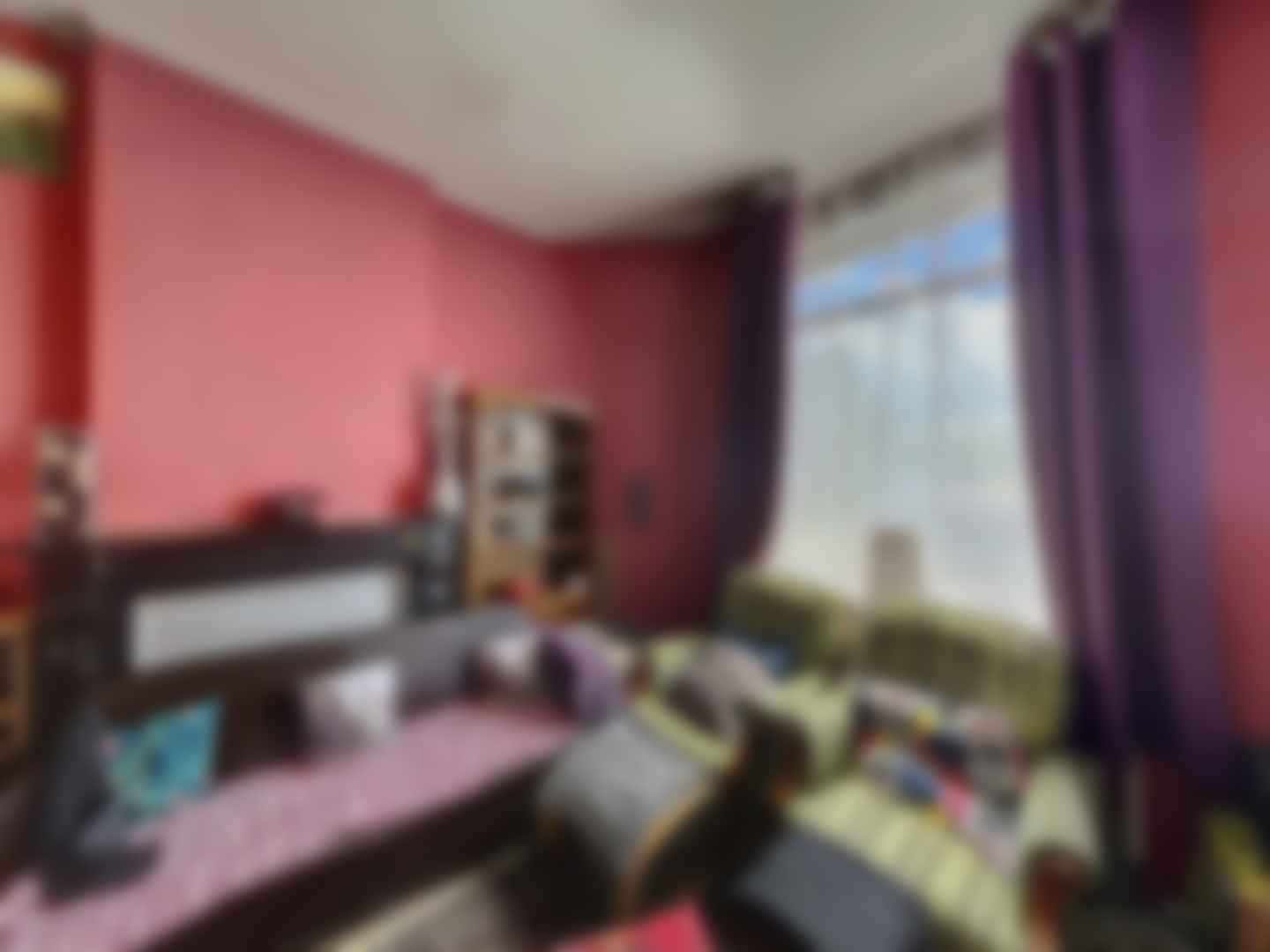 loading blurry tour image