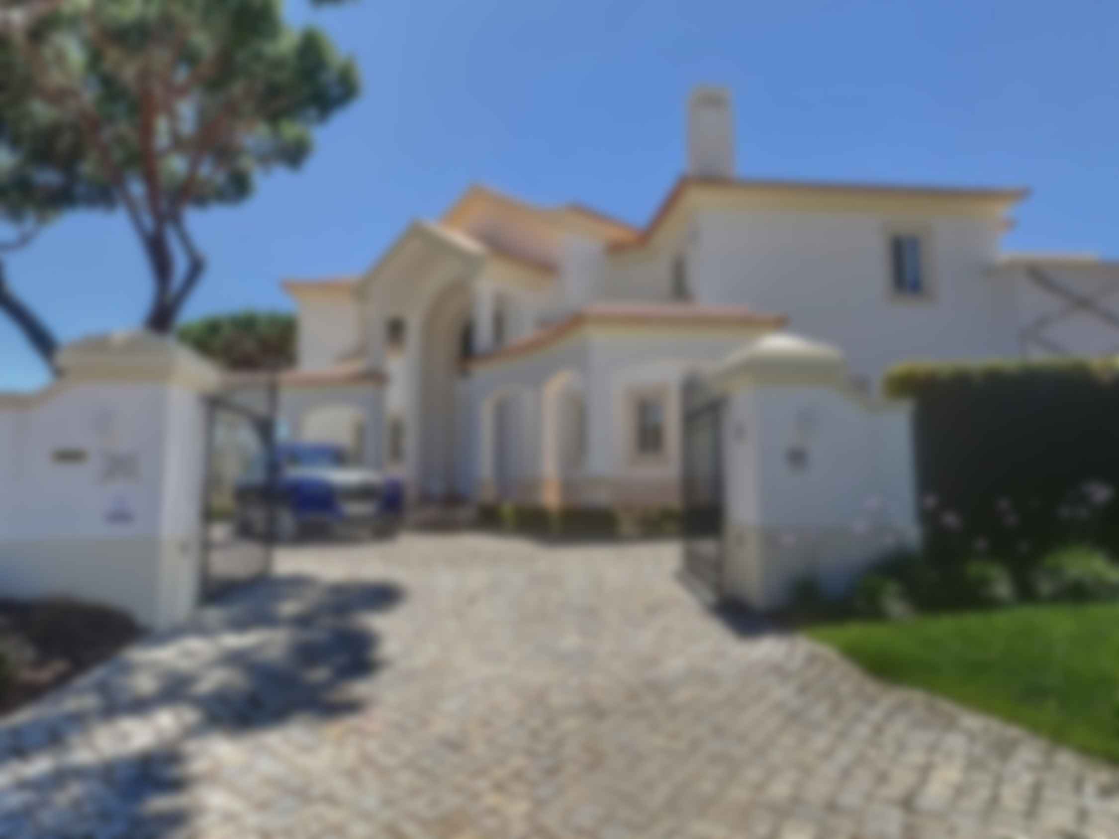 loading blurry tour image