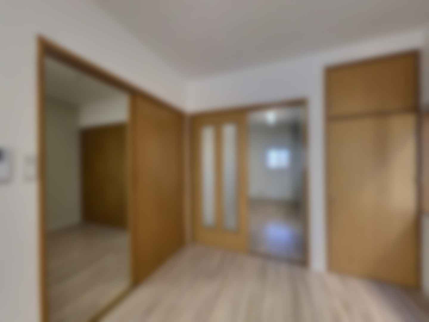 loading blurry tour image